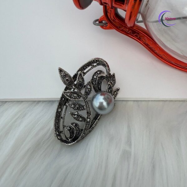 Brooch (AB-14)