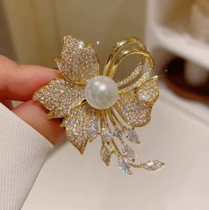 Brooch (AB-17)