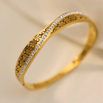 Non Fading Electroplated Gold Petal Bracelet