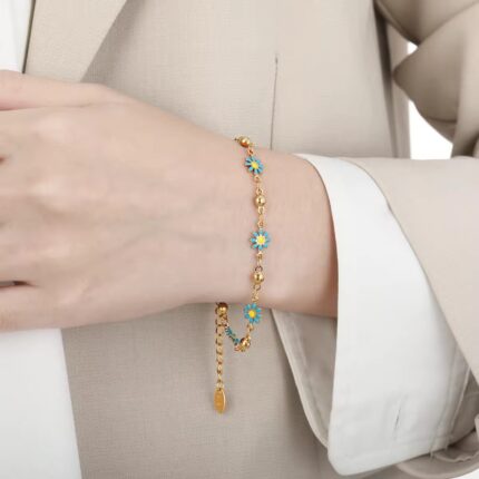 Small Daisy Bracelet